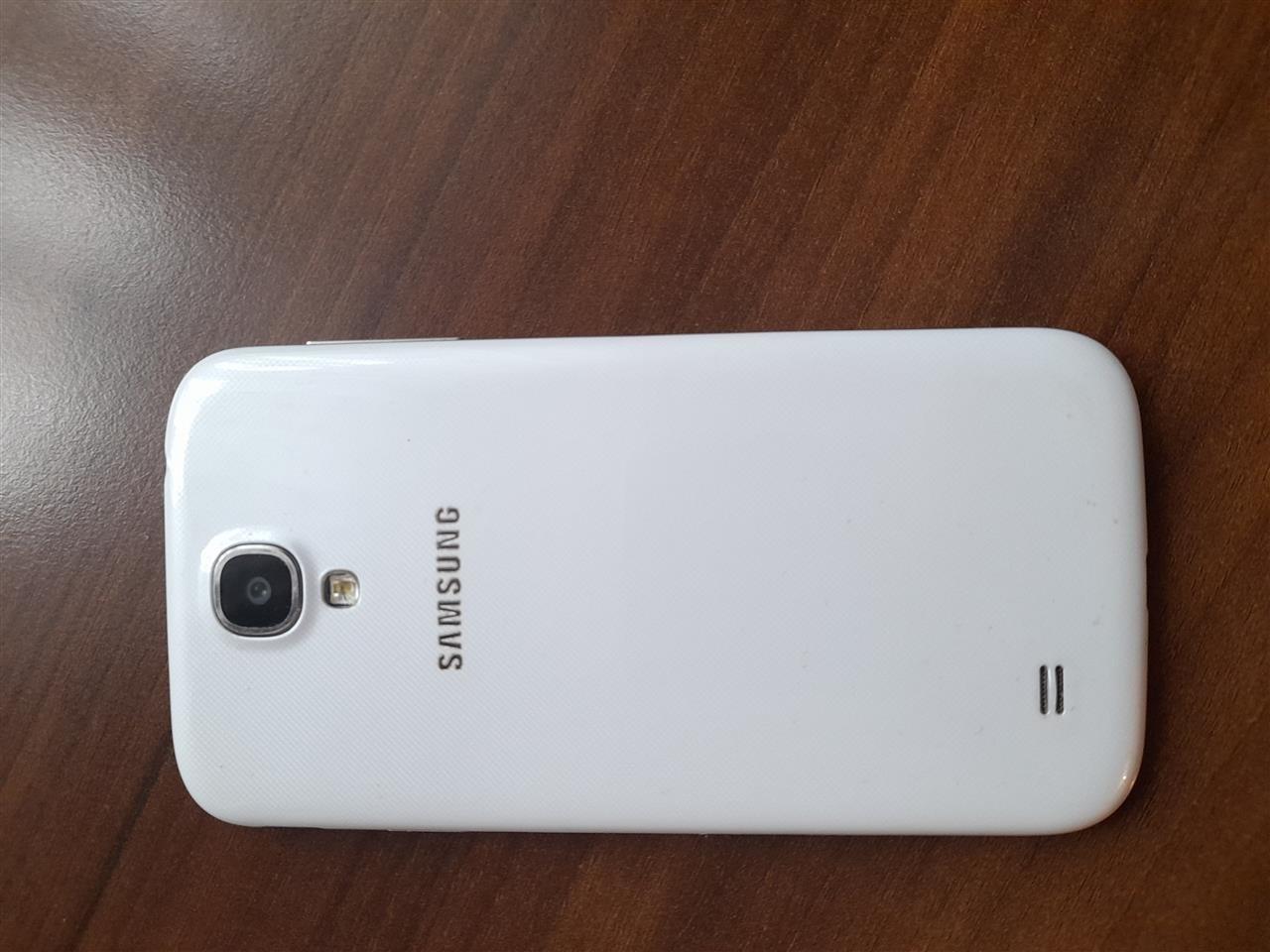 SAMSUNG-GALAXY-S4--