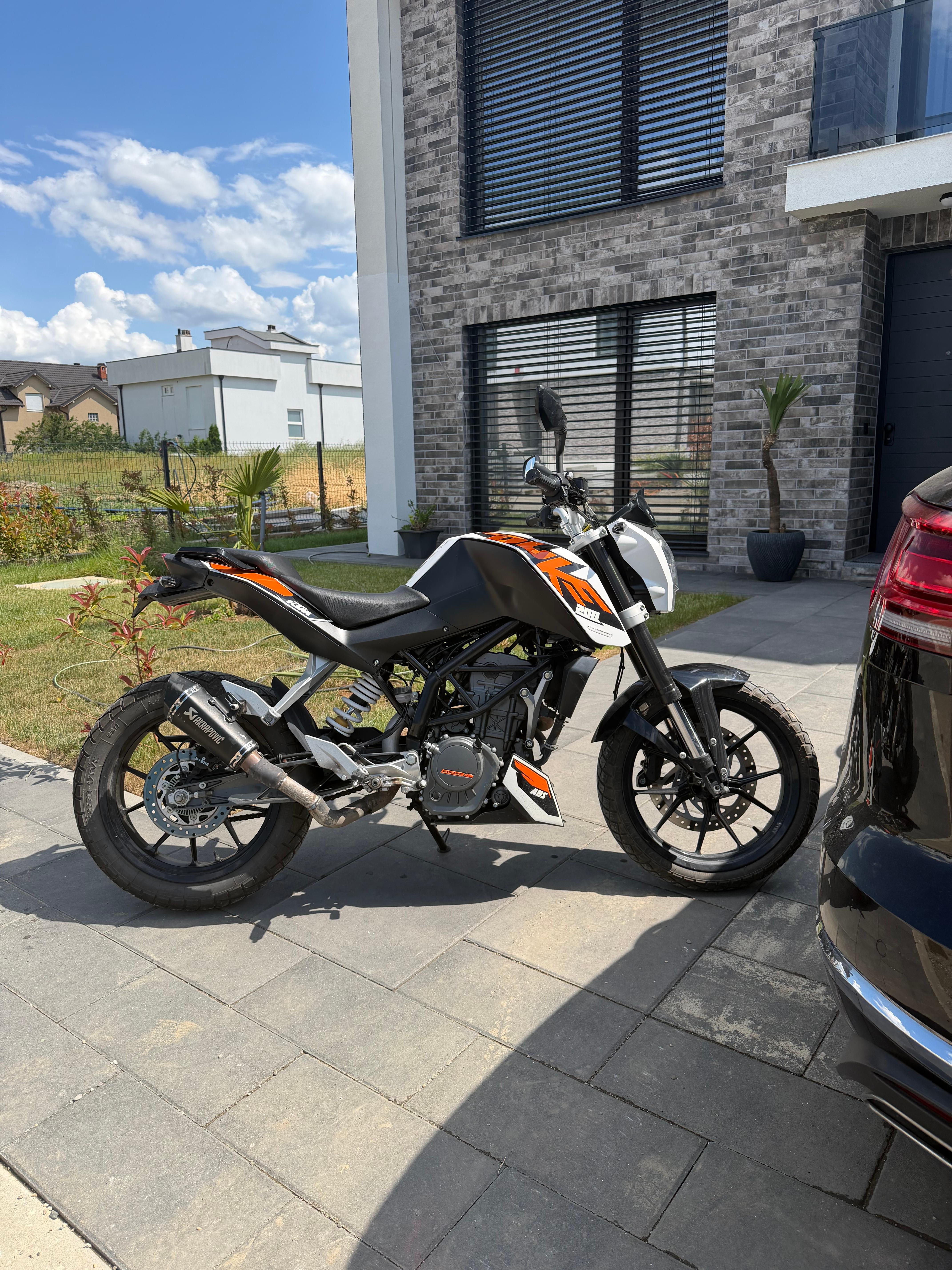 Ktm-Duke