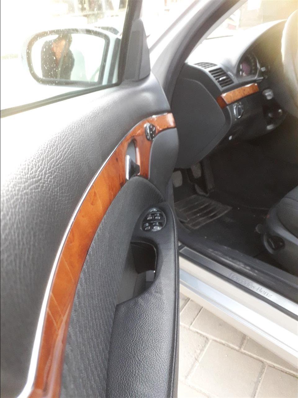 Mercedes-E220