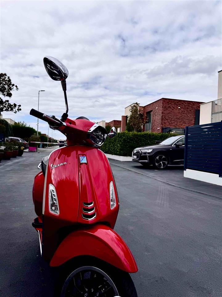 Vespa-Sprint-125cc-2023