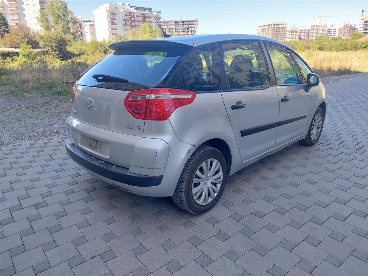Citroen-c4-picaso-1-6-hdi-automatik-pa-dogan----