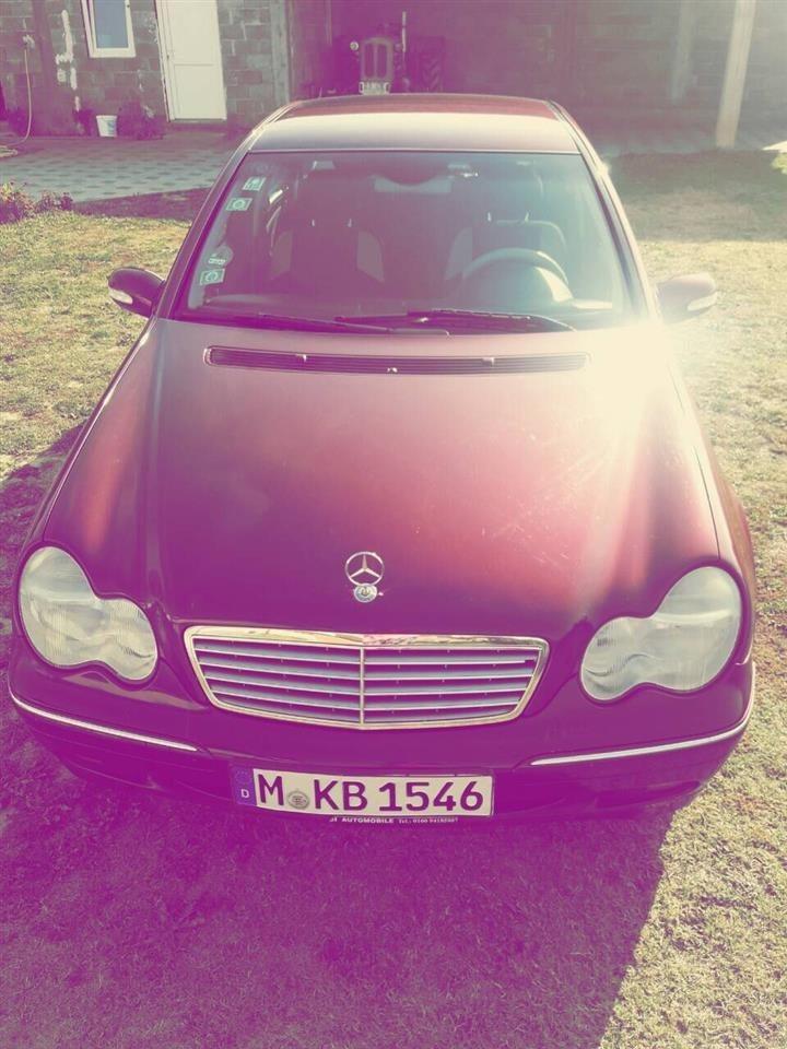 Mercedes-220-