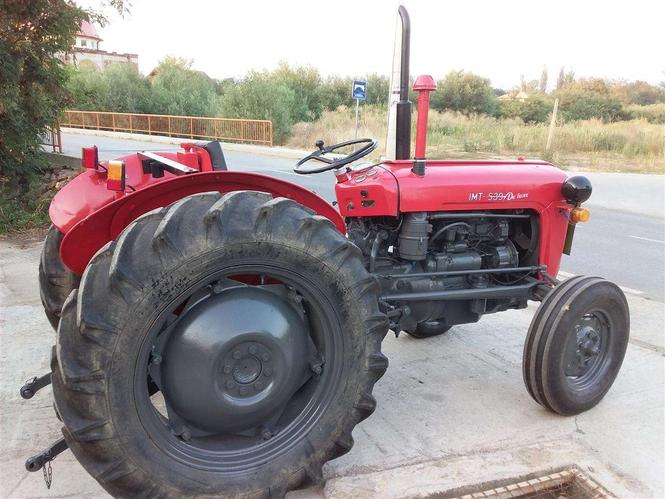 Traktor 539