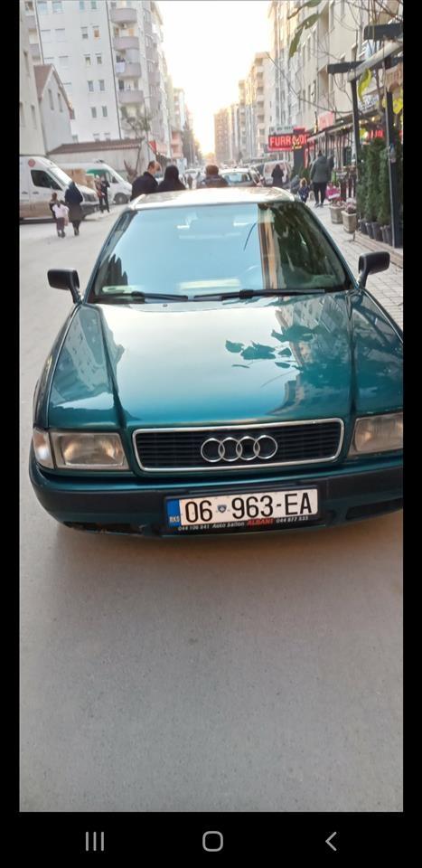 Audi-B4-
