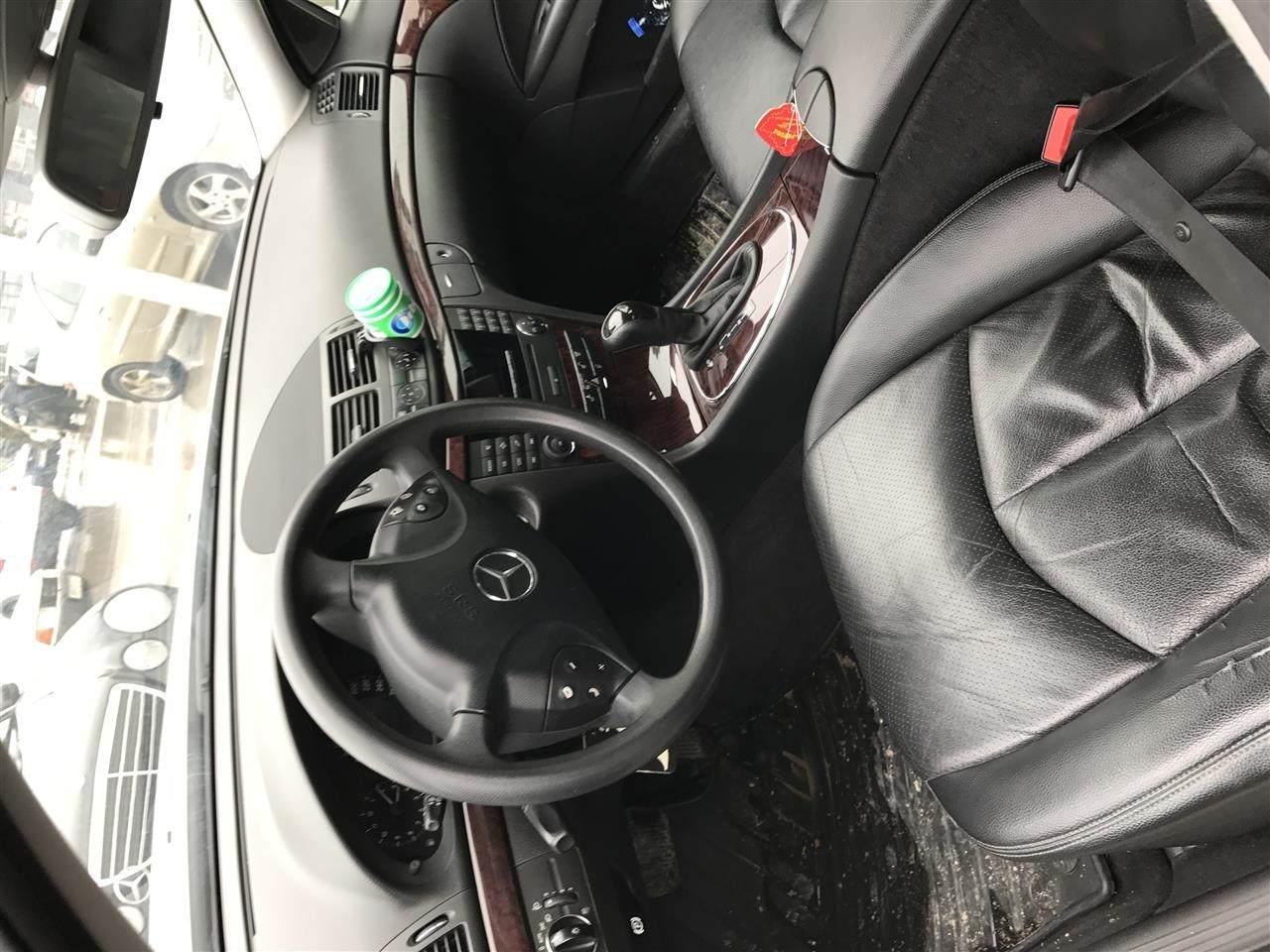 Mercedes-E220