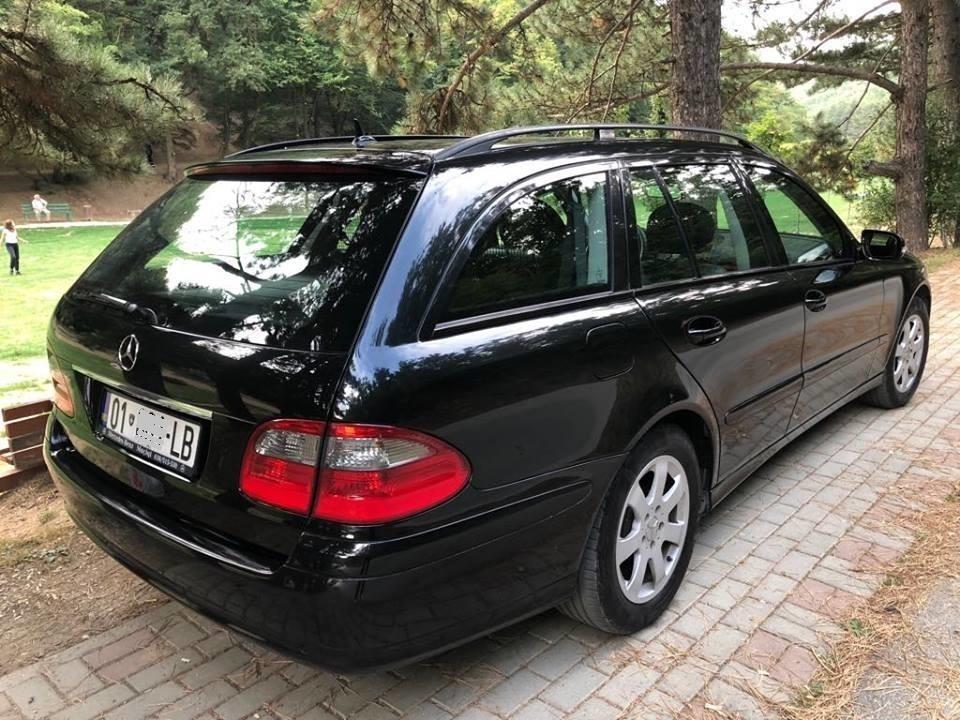 MERCEDES-E-220-