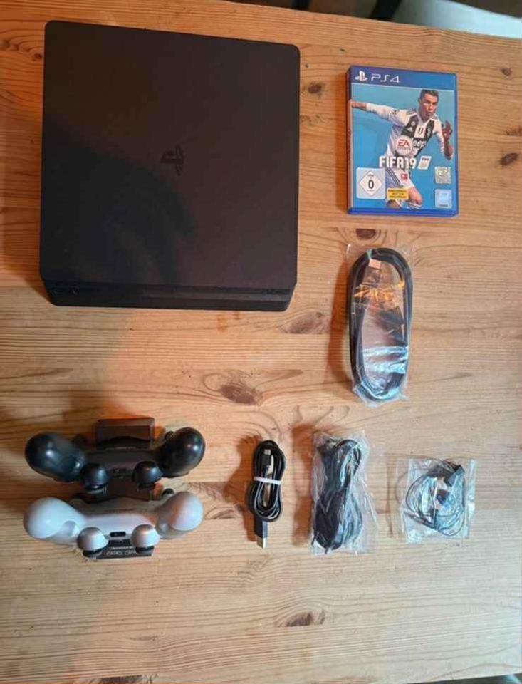 Shitet-PS4-slim