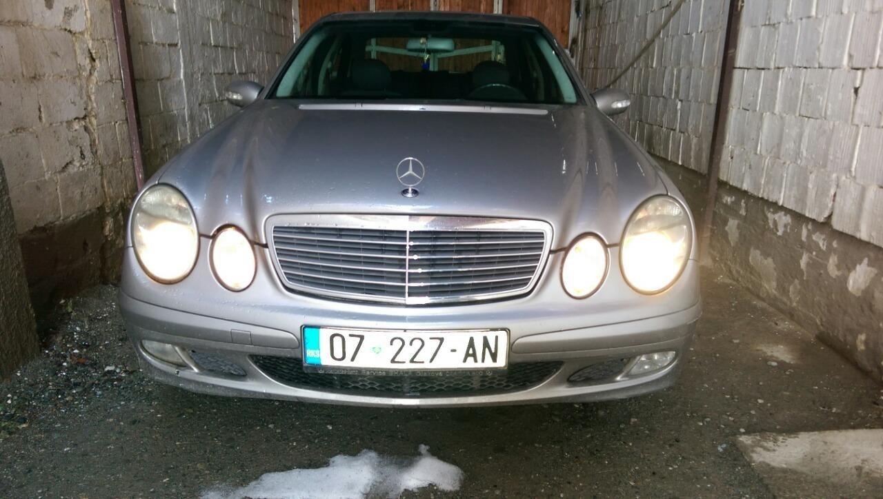 Mercedes-E220