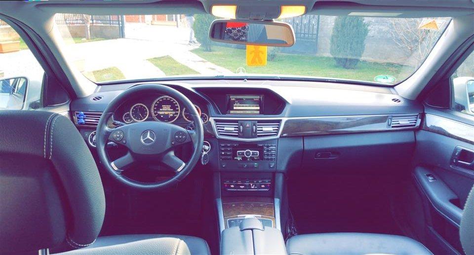 Mercedes-E220