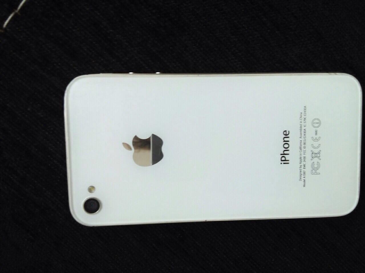 Shes-Iphon-4s