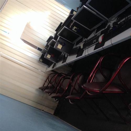 INTERNET CAFE 
