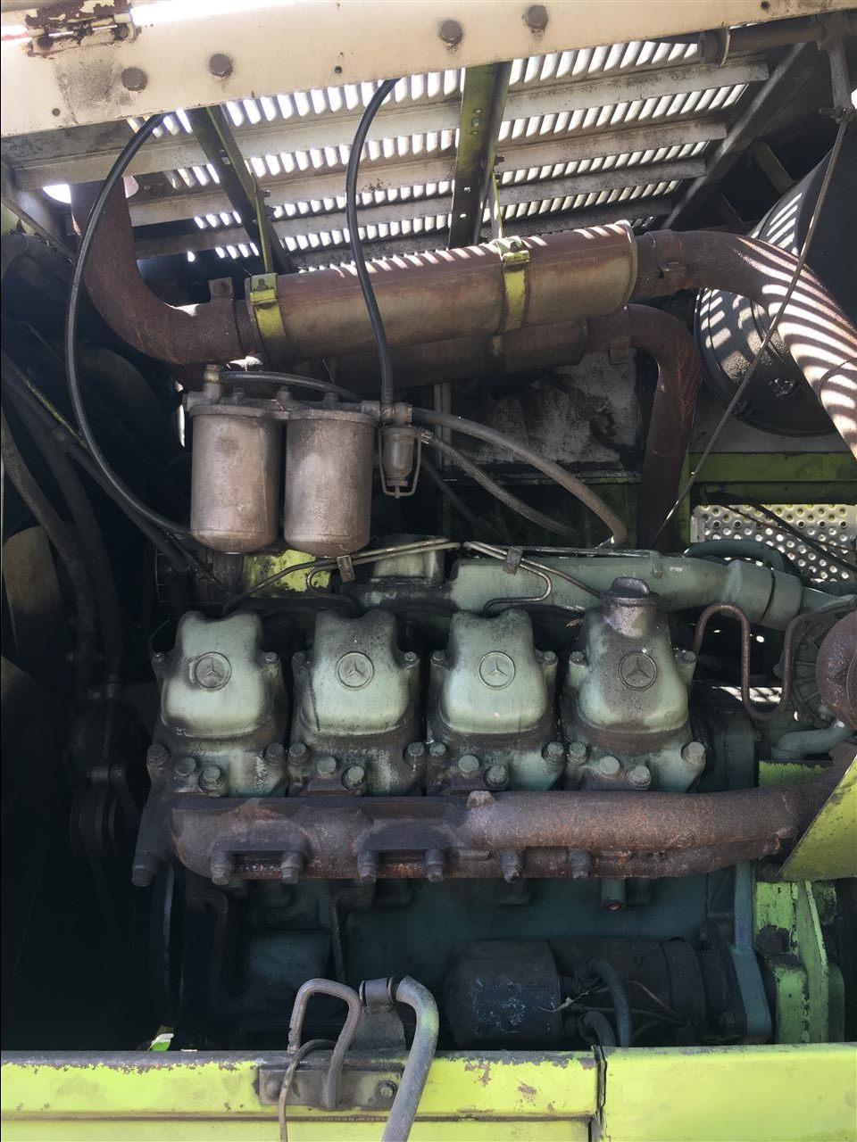 Kombaj-claas-690-