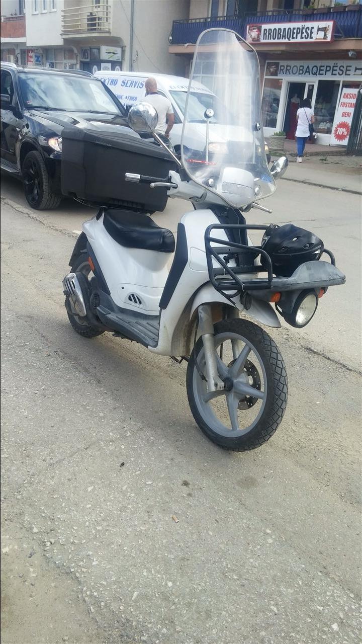 Shitet-piaggio