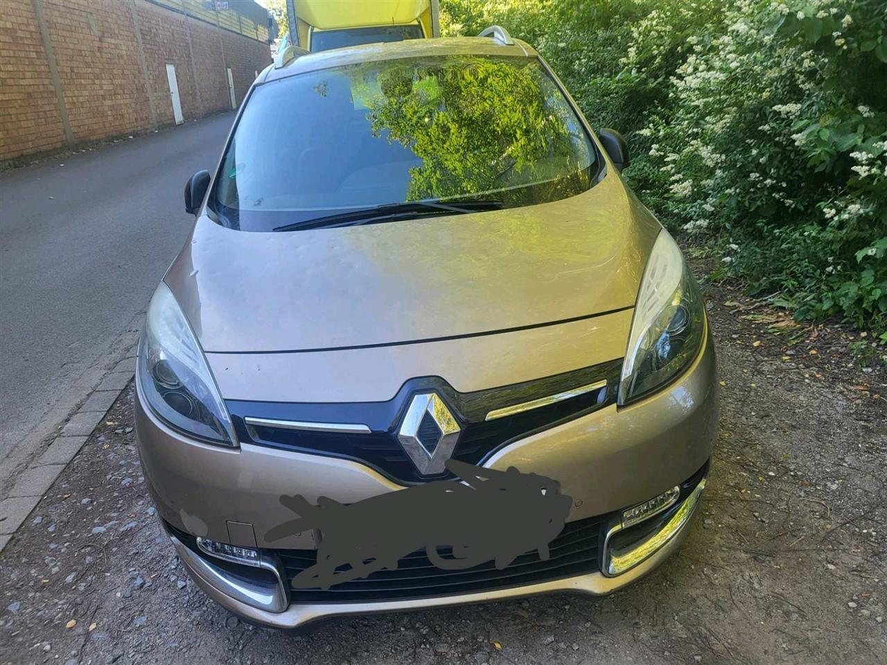 Shitet-Renault-Scenic-1-6-Diesel---7-Vende--5-Dyer