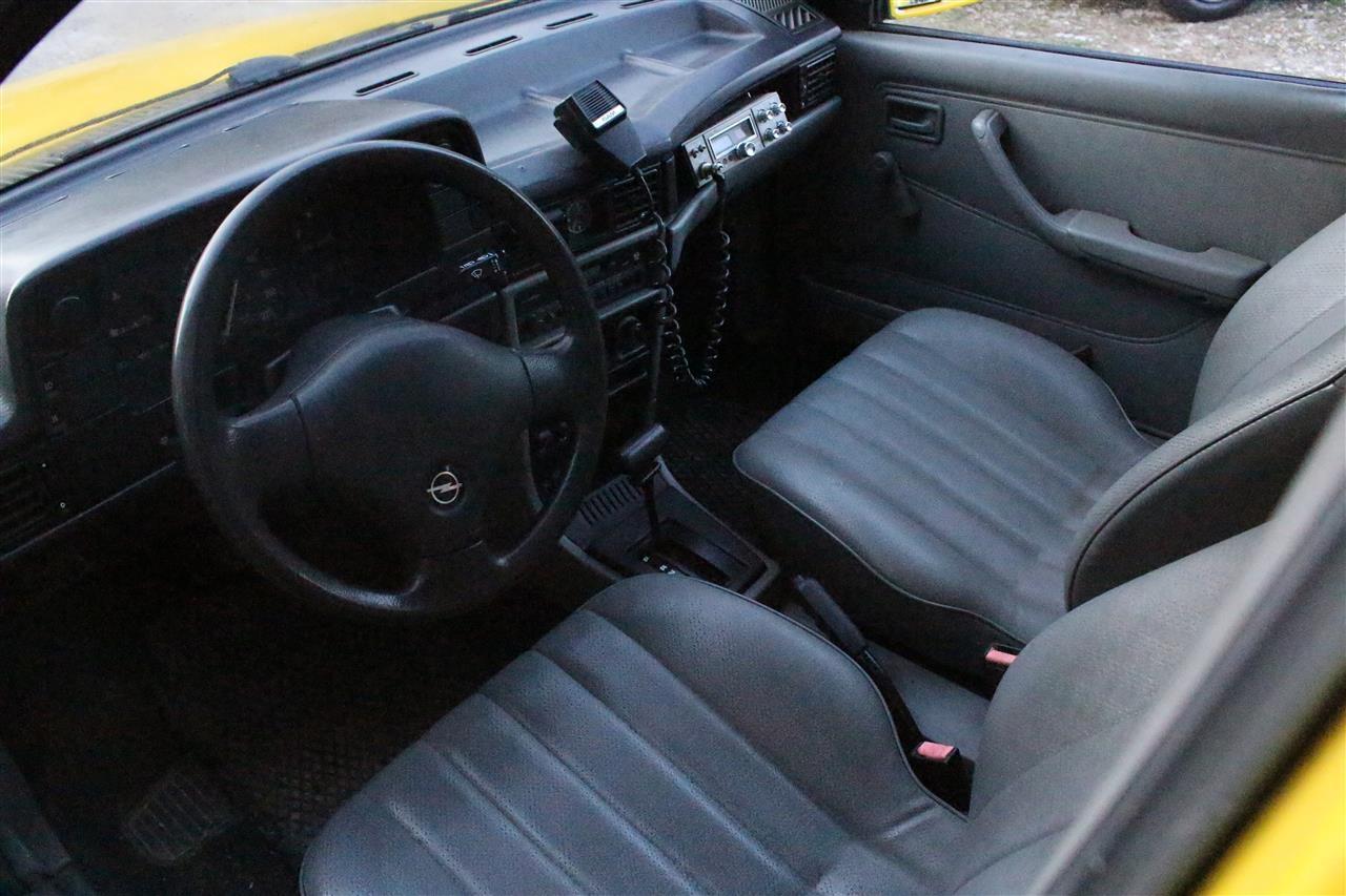 Shitet-Opel-Kadett-E---OldTimer