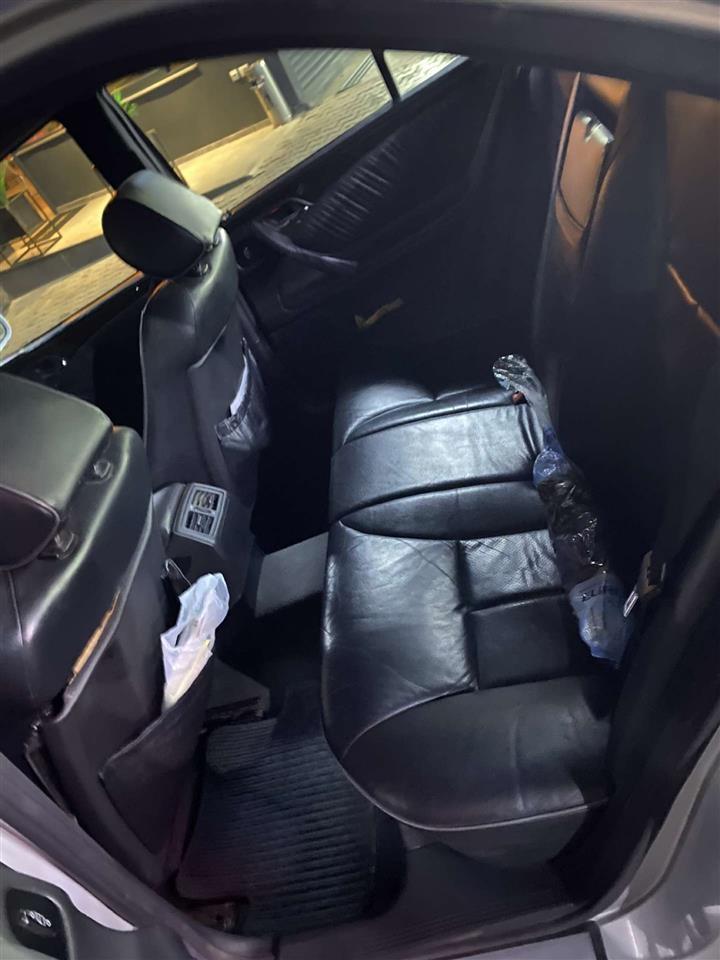 Shitet-Mercedes-Benz-E320-