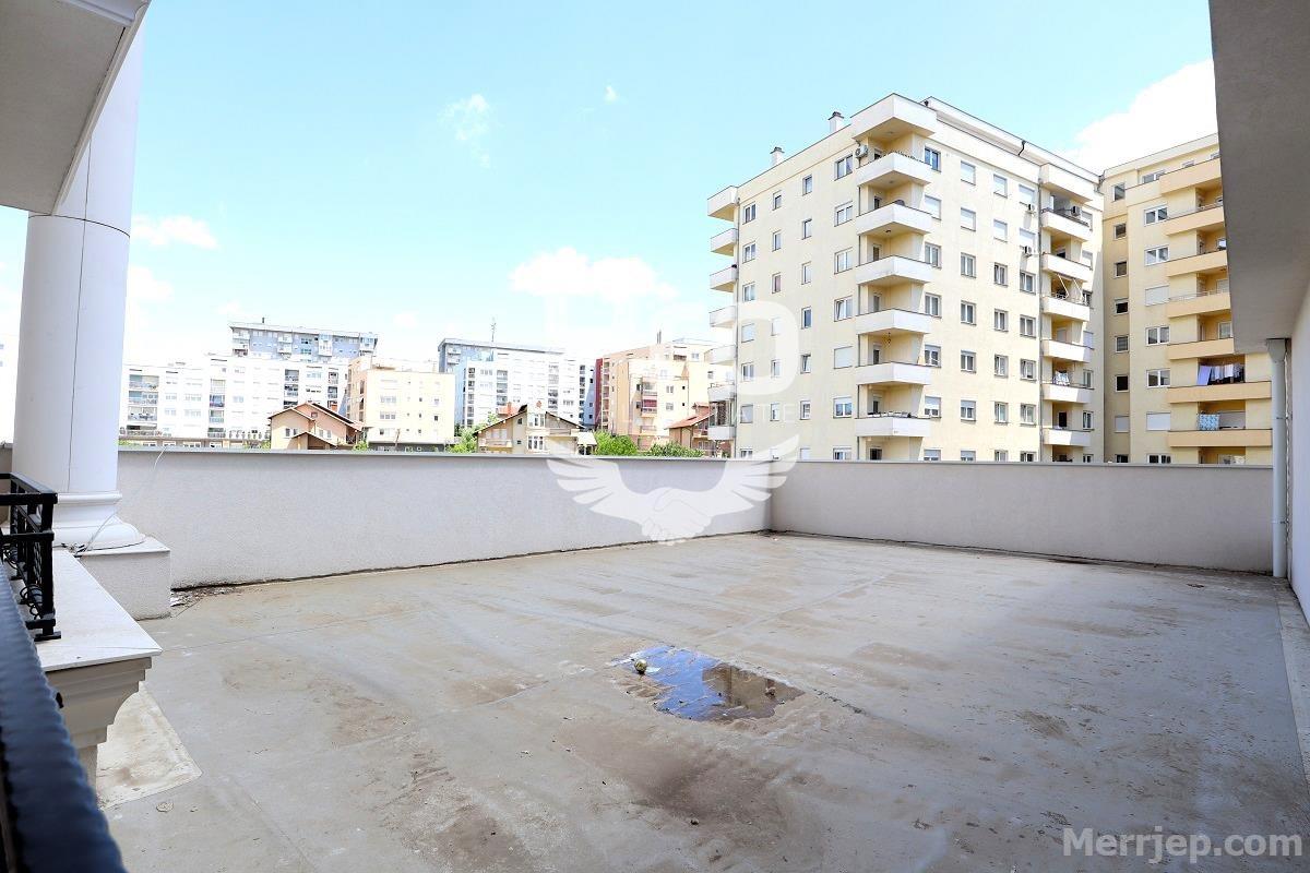 Banesë 60m2+50m2 Në Shitje Te Rruga B Royal Plaza | Prishtinë | MerrJep.com