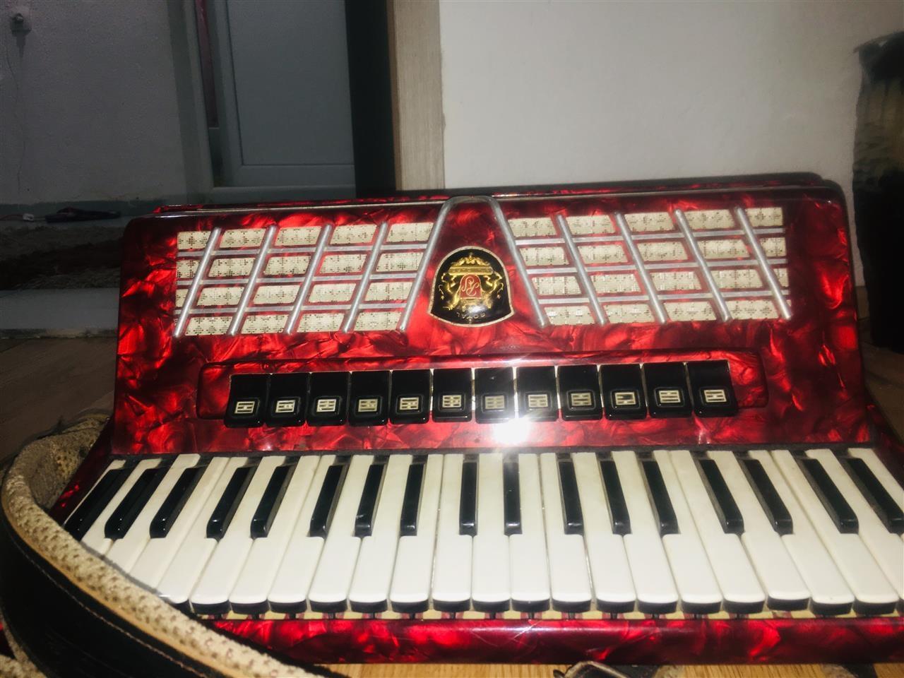 Harmonik---Royal-Standard--