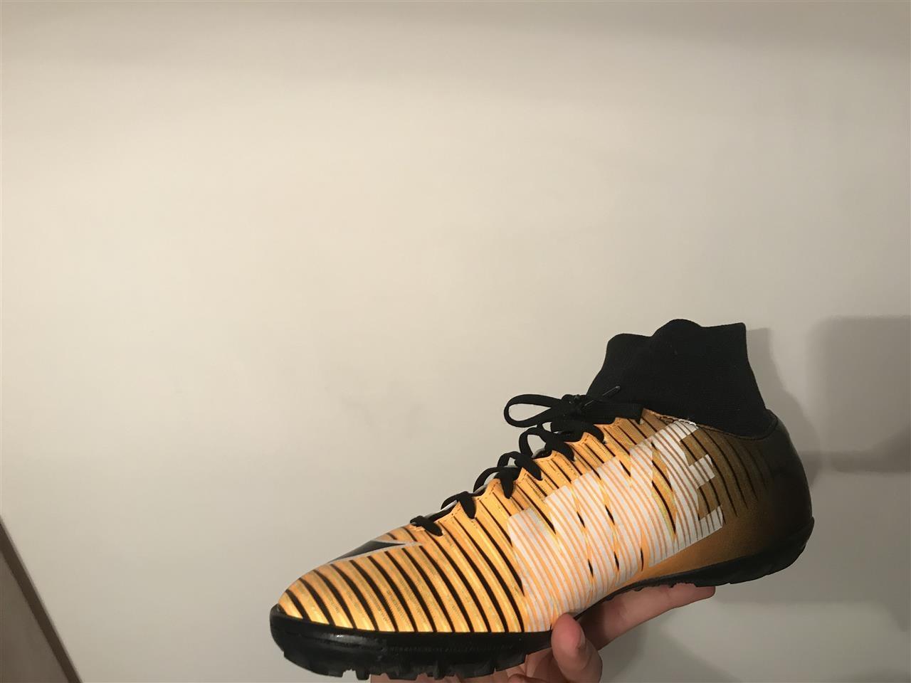 Shiten-Nike-