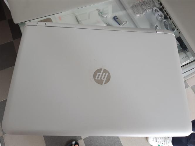 Shes Hp pavillon notebook i7 8 ram
