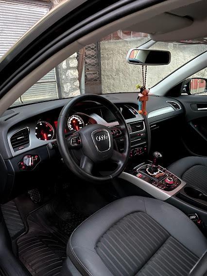 AUDI-A4-