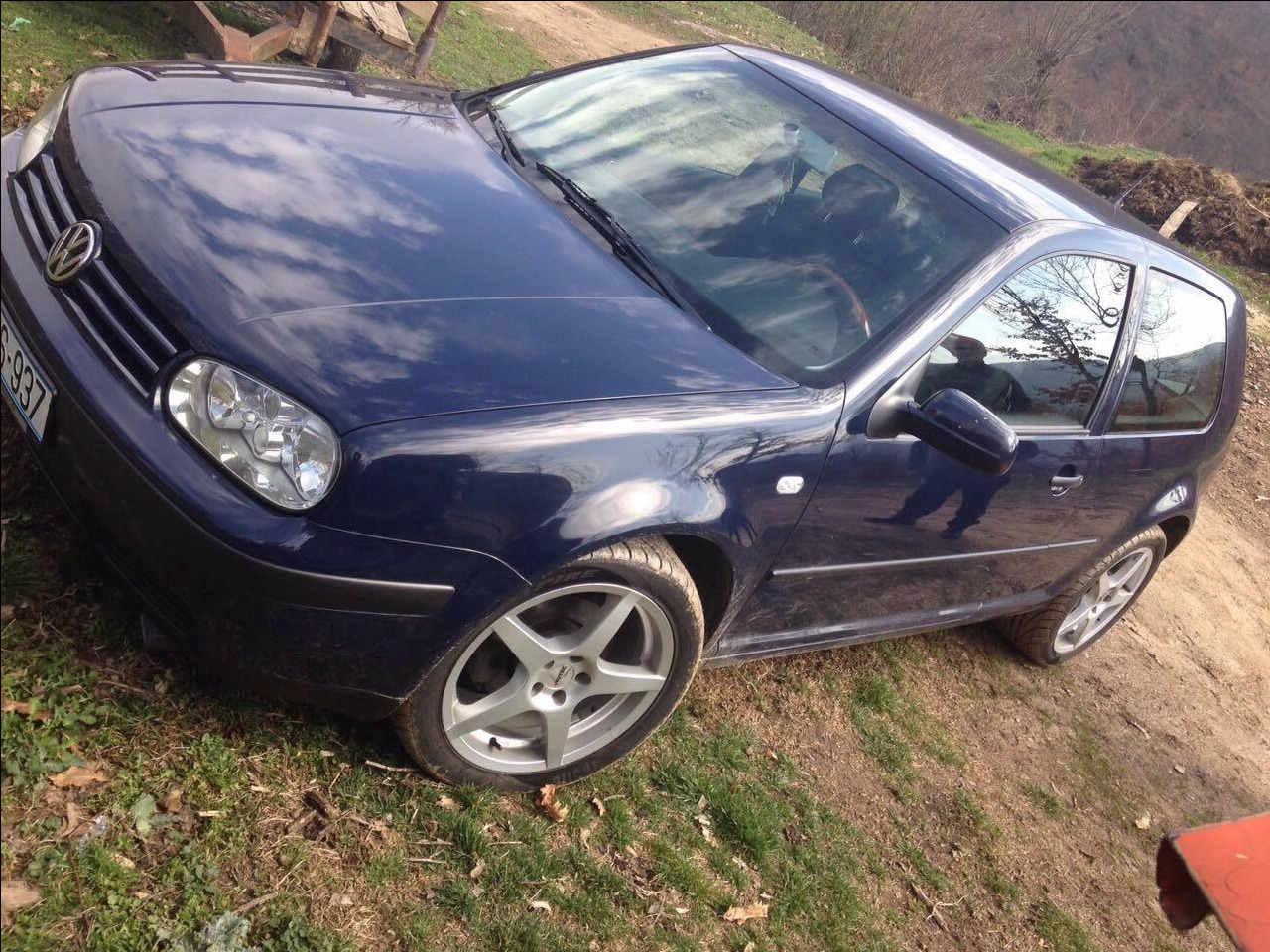 VW-Golf--02