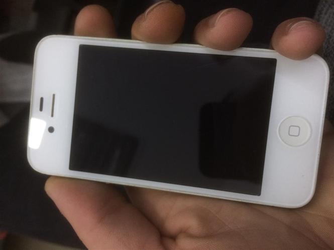shes iphone 4s 