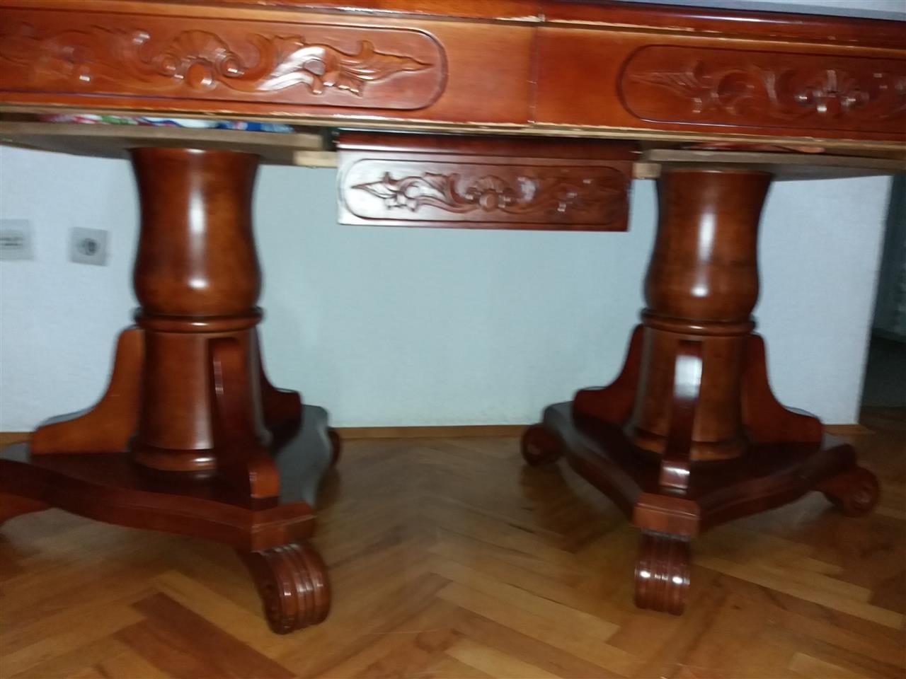 Tavolin-buke-