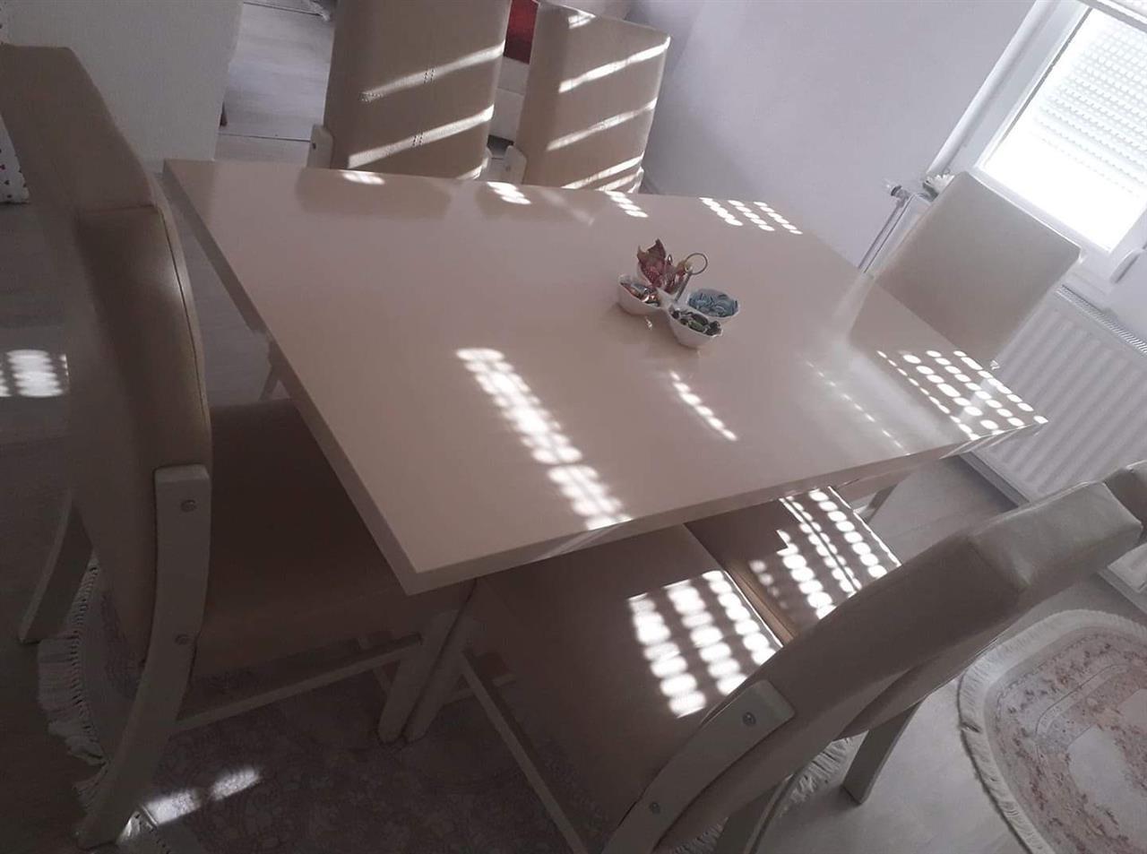 Tavolin-buke-