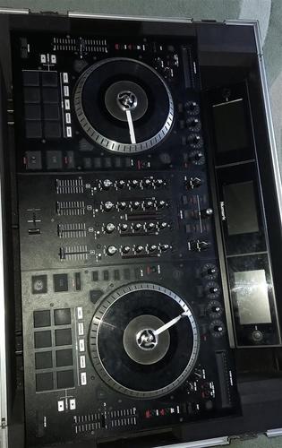 DJ Numark NS7iii
