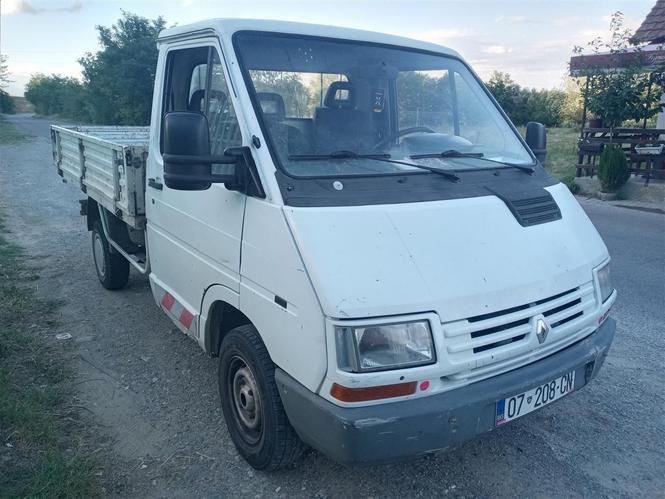 Renault 2.2 