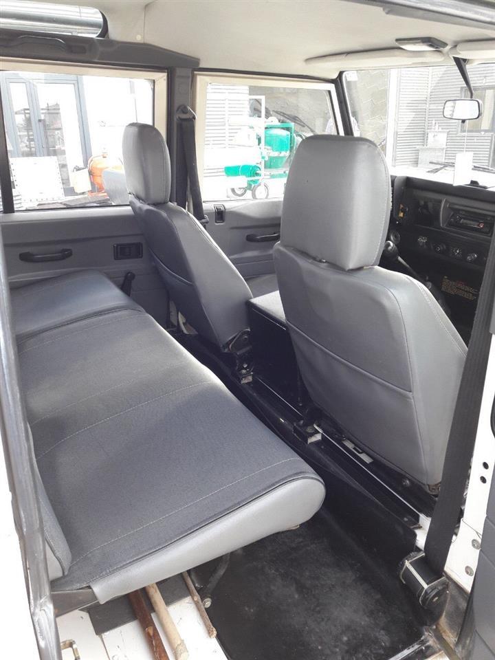 Land-Rover-