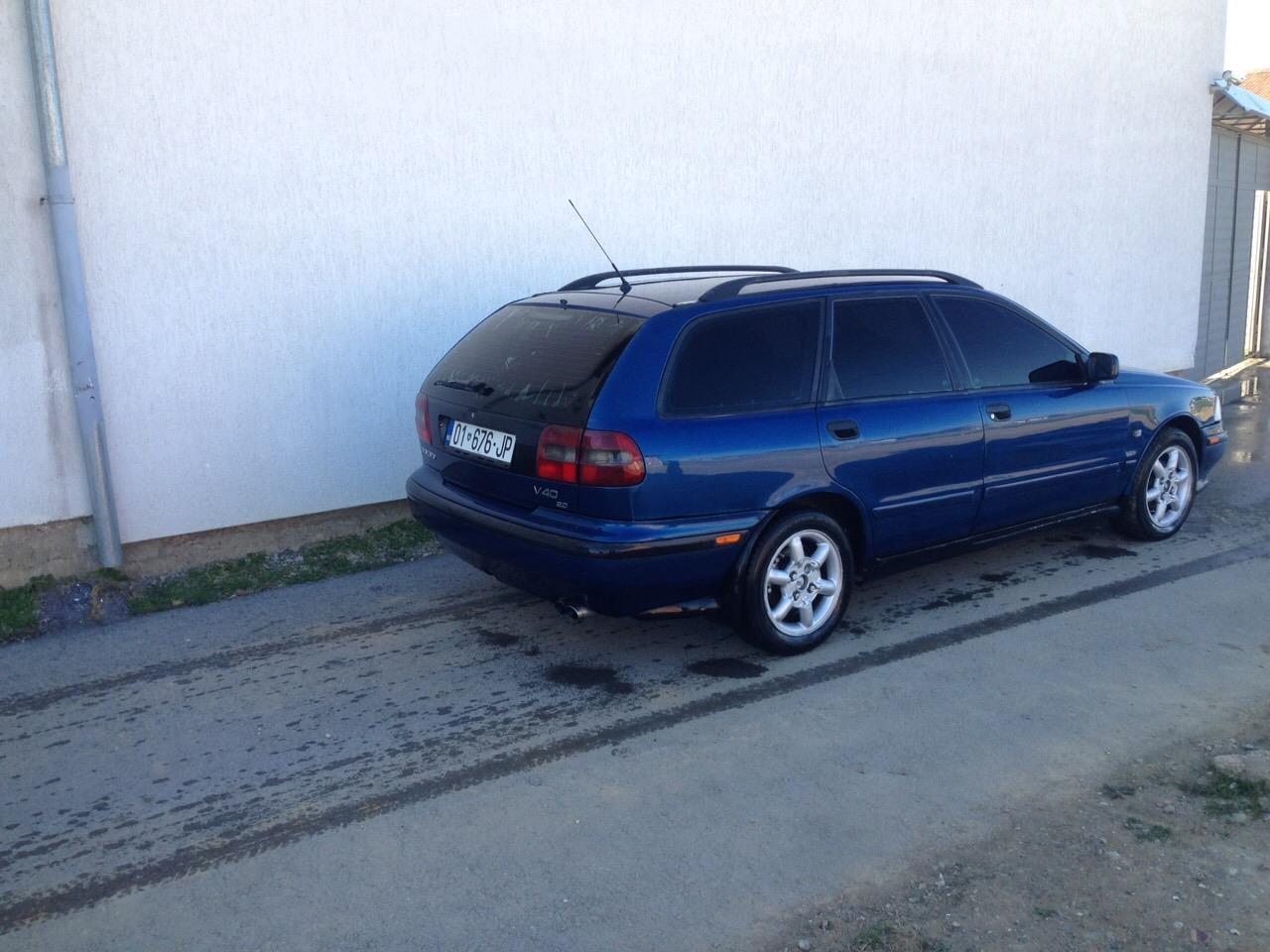 VOLVO-V40-2-0