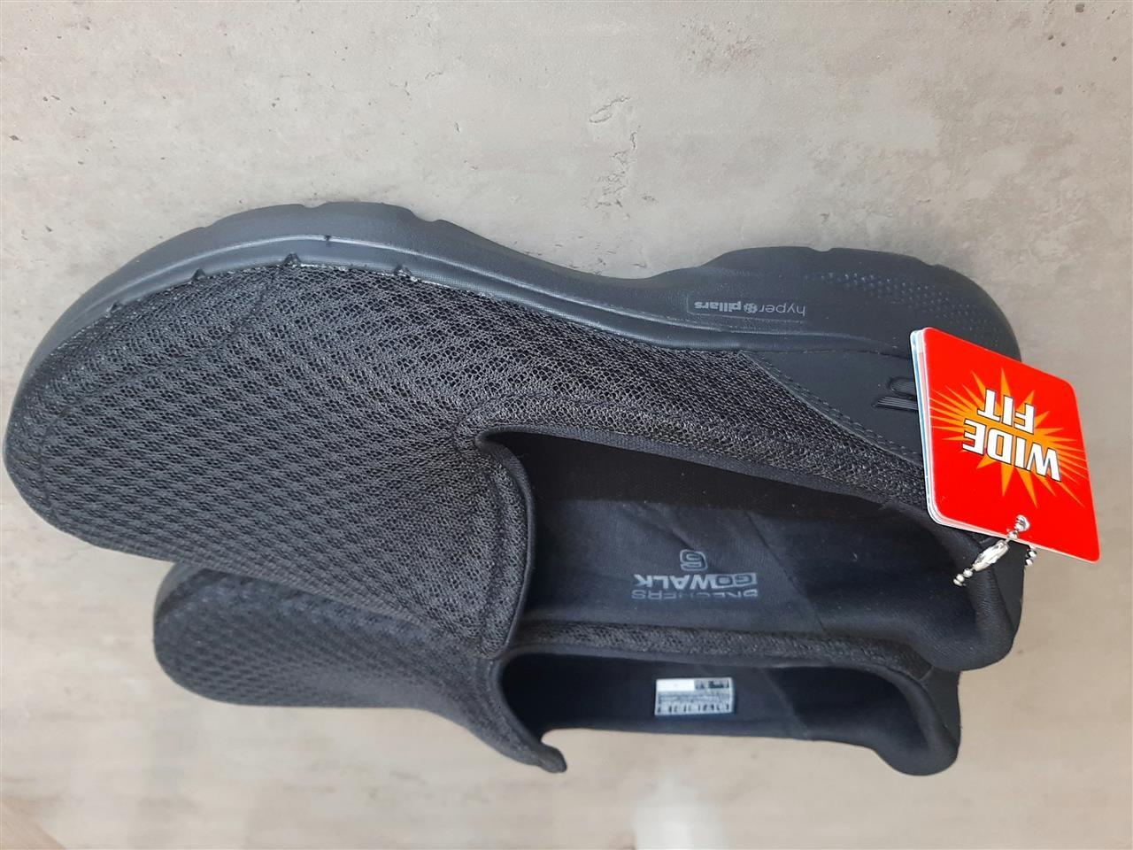 Skechers