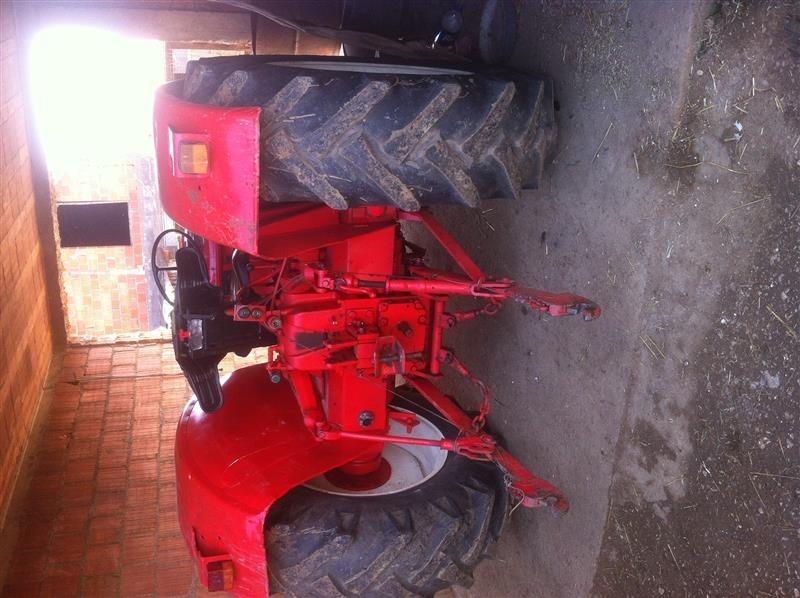 Traktor-internacional-624