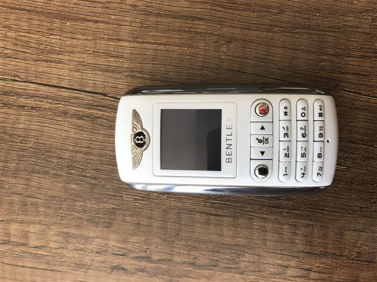 Celular-bentley