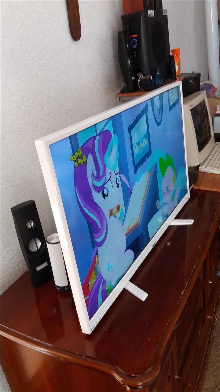 Televizor-40-inch-
