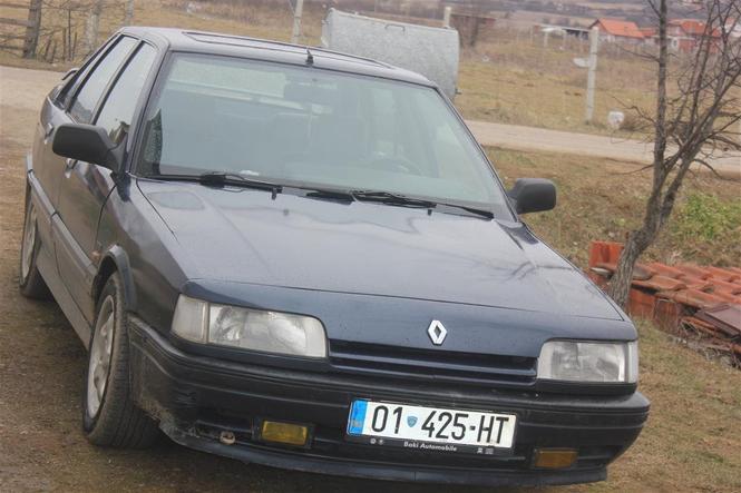 Shes dhe Ndrroi Renault R21