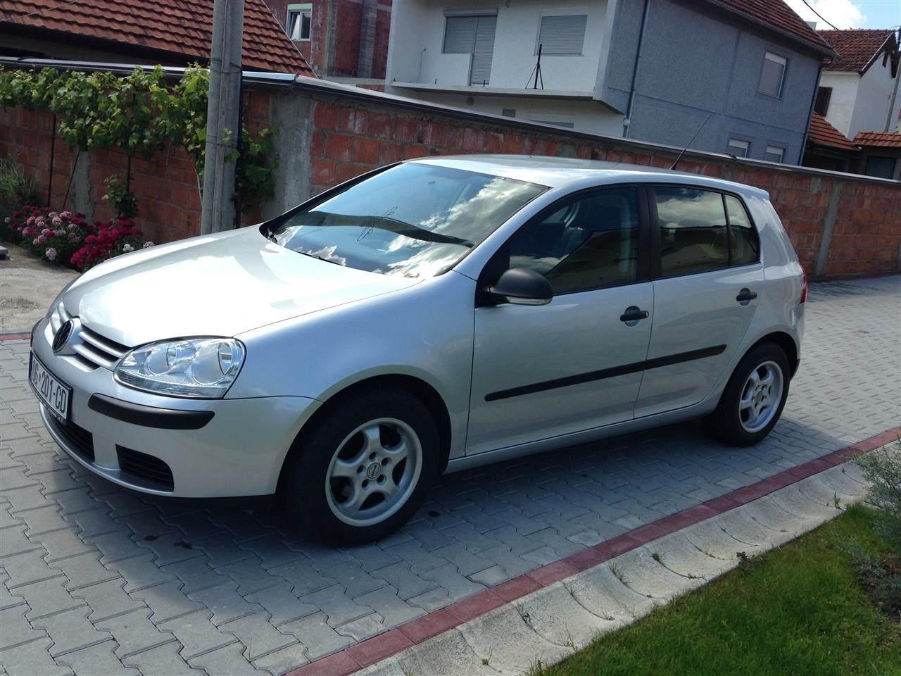 Shes-golf-V