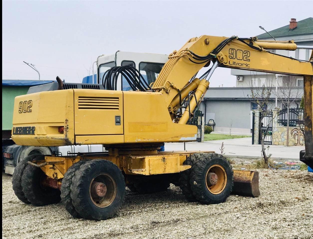 Liebherr-902