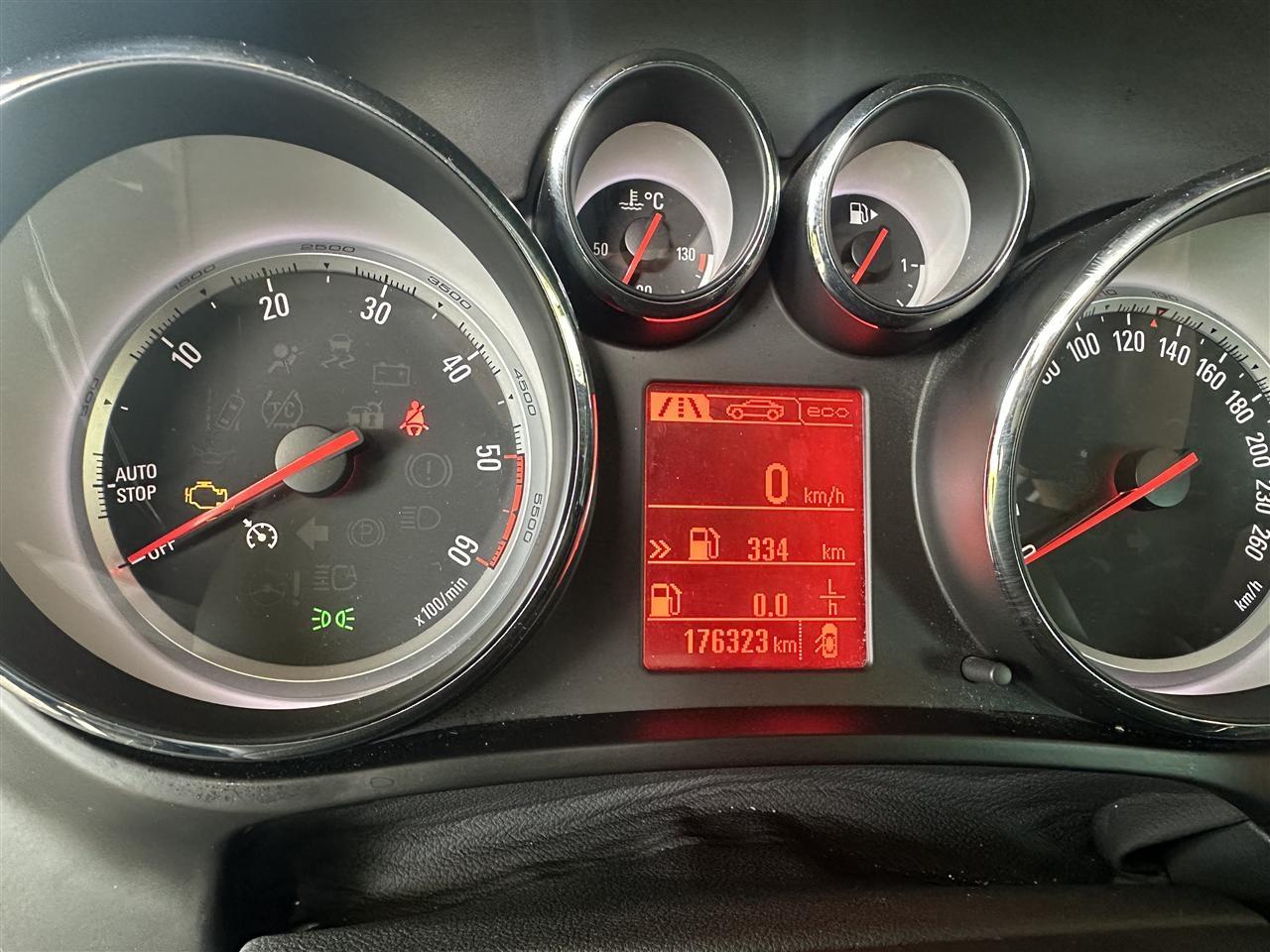 Opel-Zafira-2015-7-ulse