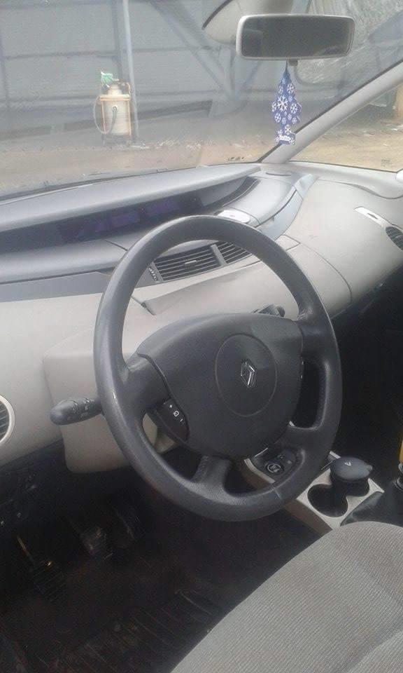 Renault-Escape--03-