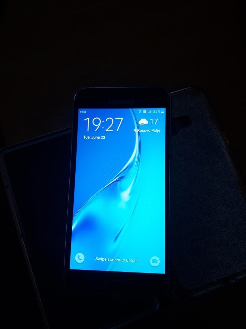 Shitet-samsung-J5
