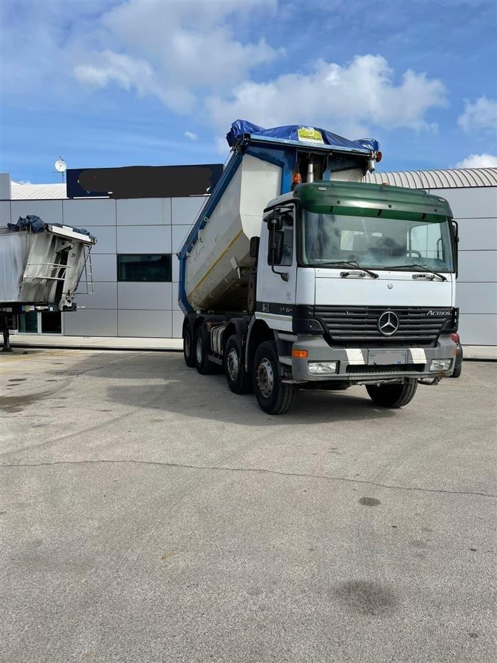 Actros-4aks
