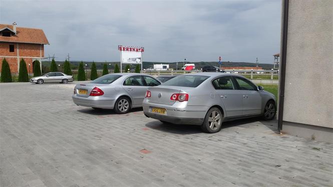 Mercedes E220 -04