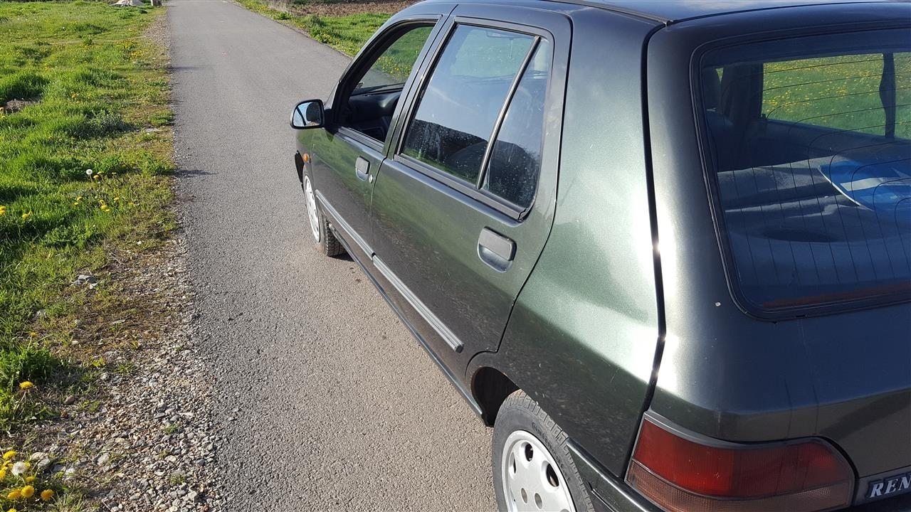 Shes-Reni-clio-