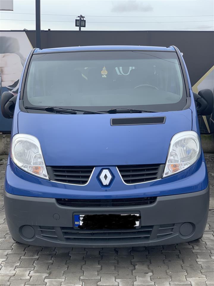 Renault-Trafic-