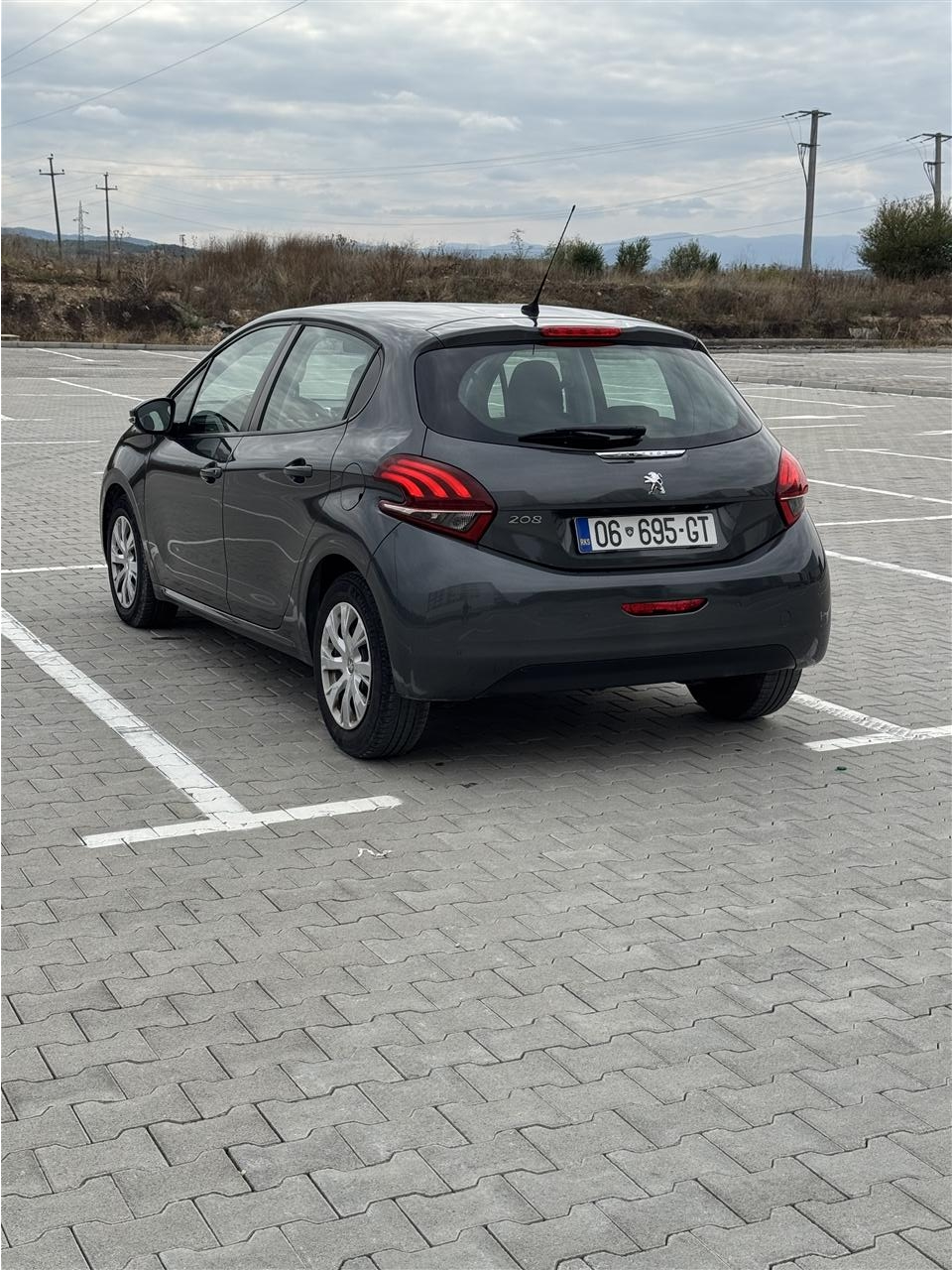 PEUGEOT-208-Allure-Automatik--Vetem-100-mij-km-------------