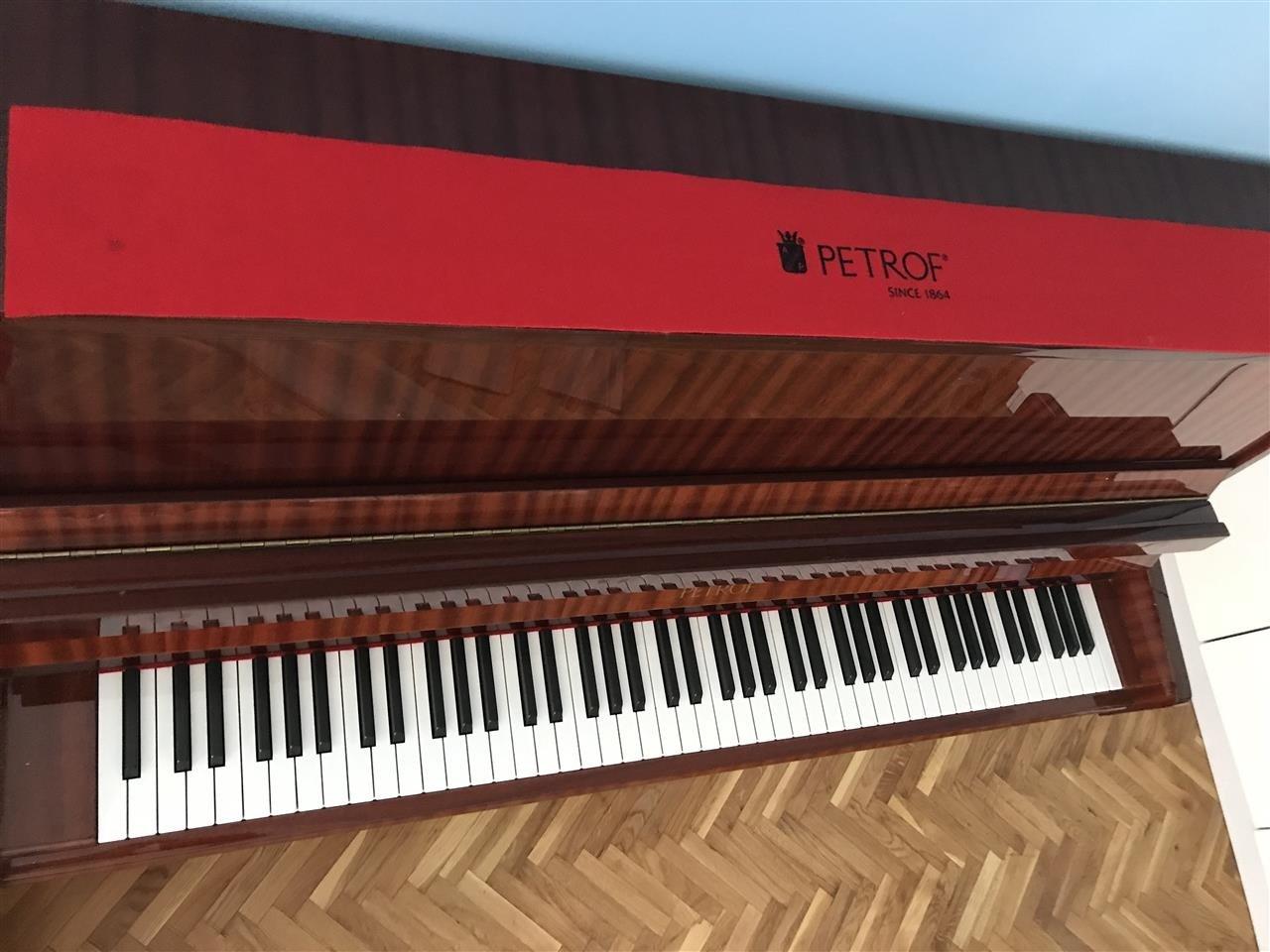 Pianino-PETROF-e-blere-e-re
