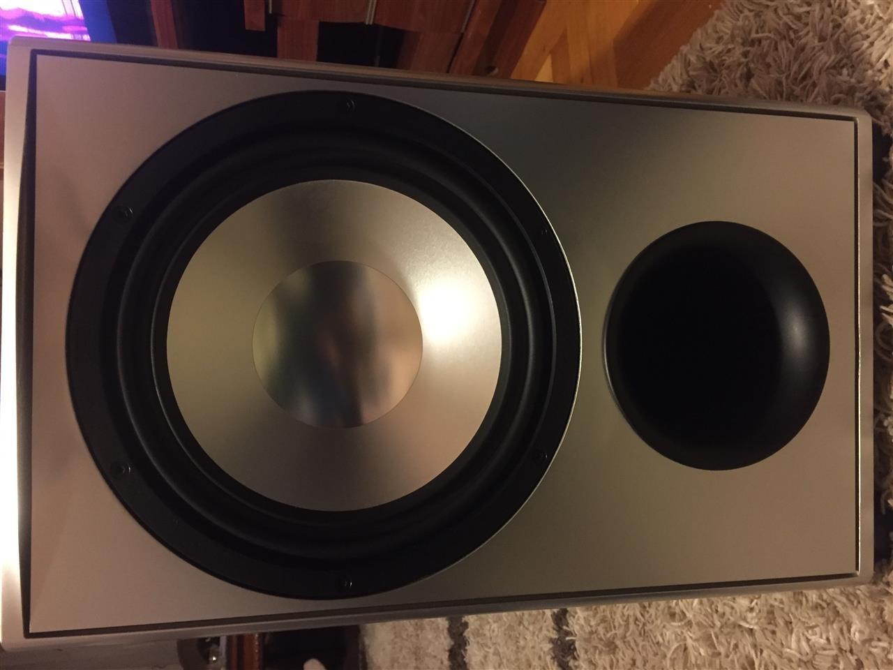 Powered-Subwoofer-